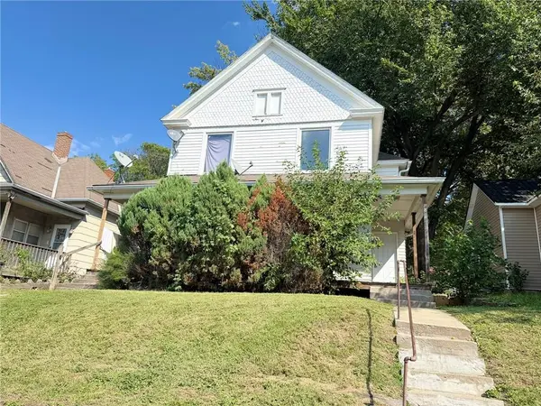 813 5th ST, St Joseph, MO 64501
