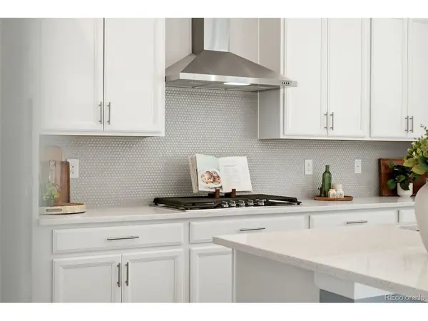 6807 S Riverwood, Aurora, CO 80016