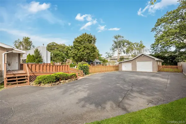 515 Gillette AVE, Bayport, NY 11705