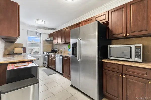 64-11 99th Streets #304, Rego Park, NY 11374