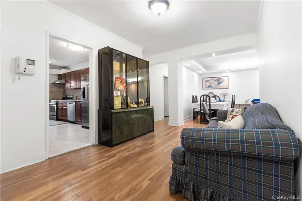 64-11 99th Streets #304, Rego Park, NY 11374