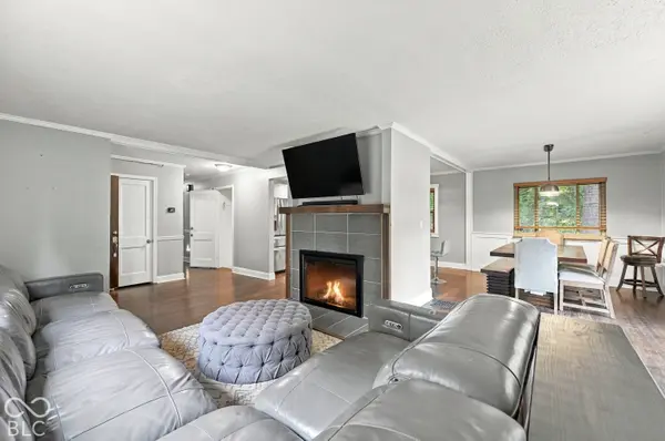 27 W Roberts RD, Indianapolis, IN 46217
