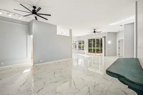 5814 FAIRWOODS CIR, Sarasota, FL 34243