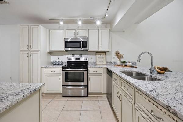 8370 SANDPOINT BLVD, Orlando, FL 32819