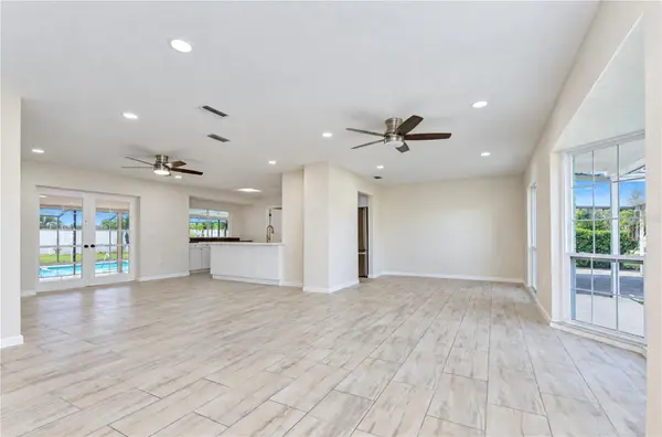8013 W ELM ST, Tampa, FL 33615