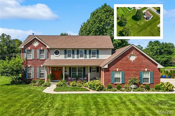 4301 Woodfield PL, Belleville, IL 62226