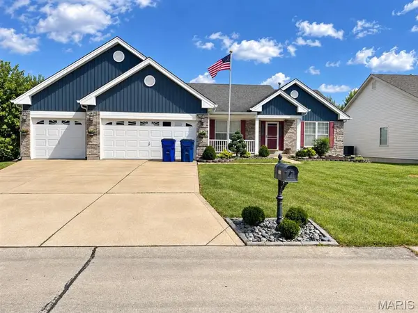 102 Derbyshire LN, Dardenne Prairie, MO 63368