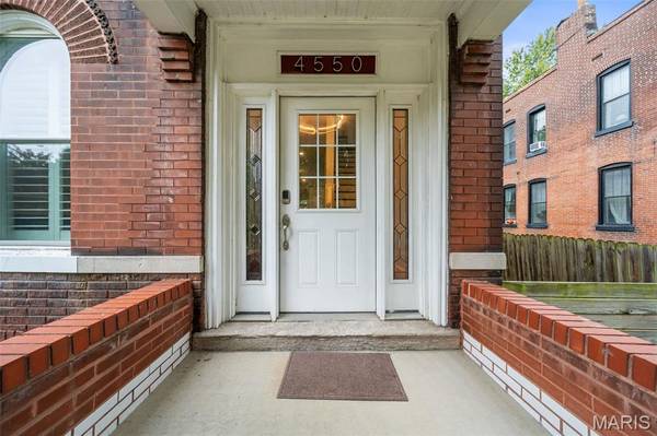 4550 Oakland AVE, St Louis, MO 63110