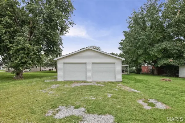 105 S Railway ST, New Baden, IL 62265