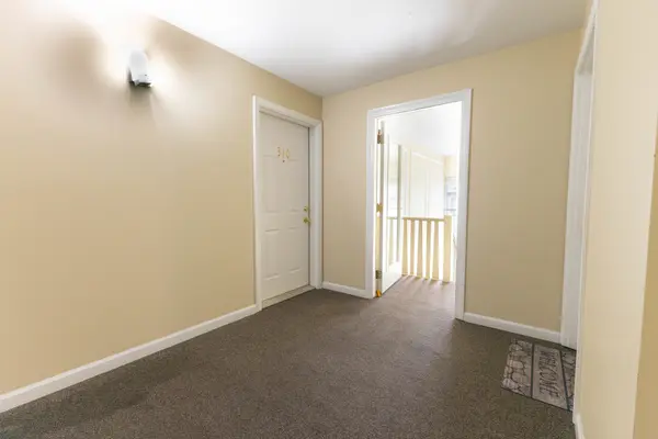 9994 S 84th TER #2-310, Palos Hills, IL 60465