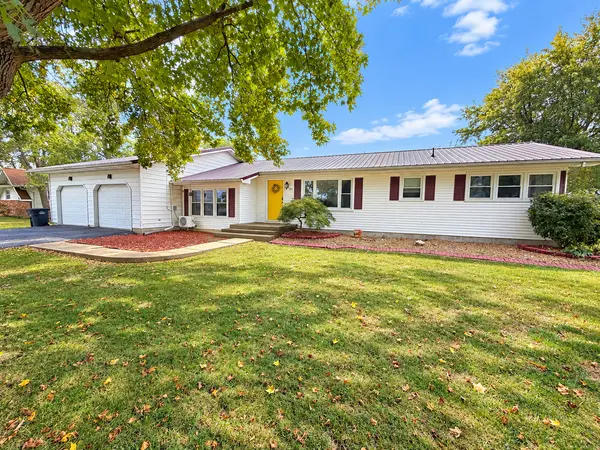 205 W Hoffman ST, Irvington, IL 62848