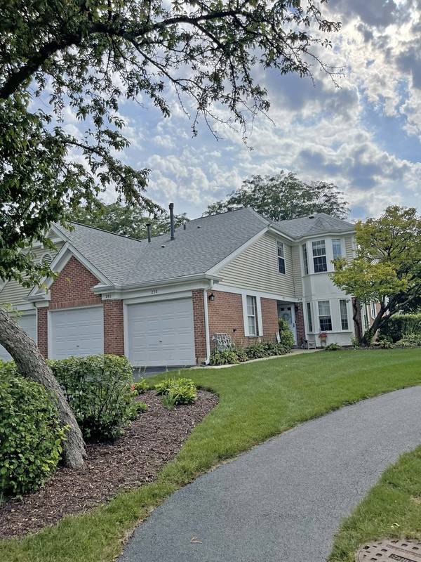 238 Green Knoll LN #238, Streamwood, IL 60107