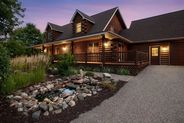 1157 River DR, River Falls, WI 54022