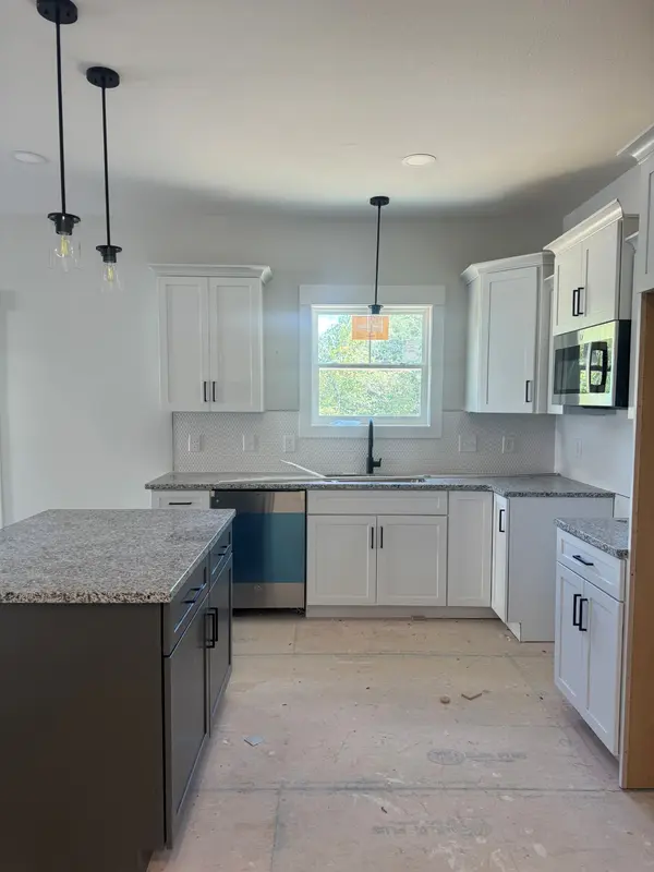 165 Dewberry Ct, Clarksville, TN 37042