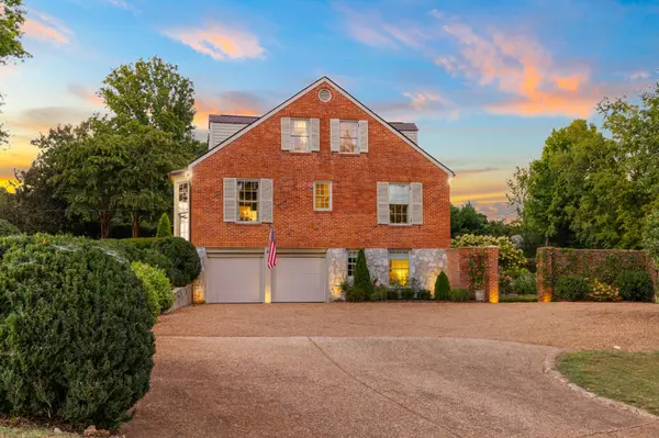 700 S Crest Road, Chattanooga, TN 37404