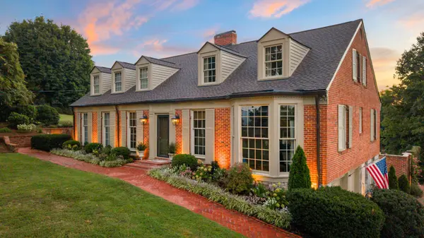 700 S Crest Road, Chattanooga, TN 37404
