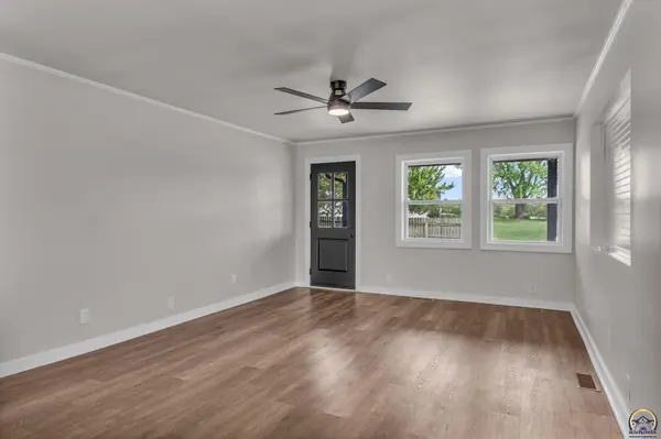 5436 SW 69th St, Auburn, KS 66402