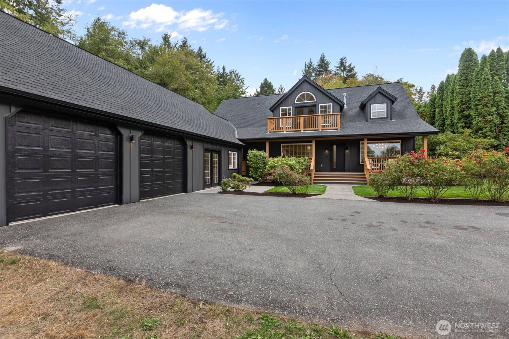 10454 Arrow Point DR NE, Bainbridge Island, WA 98110