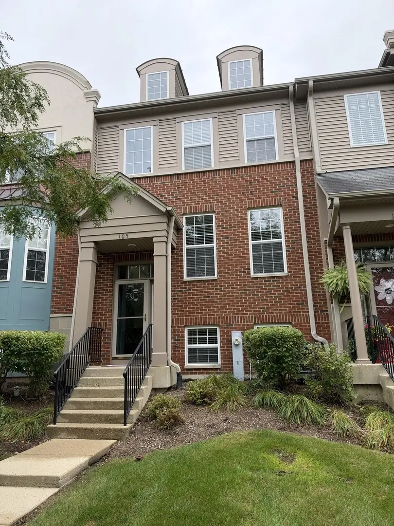 105 Station Park CIR, Grayslake, IL 60030