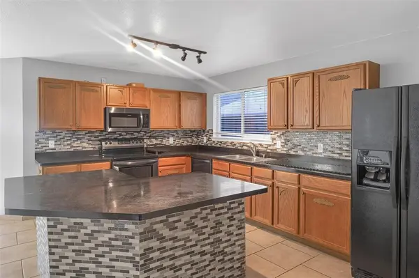 8109 Zephyr Court, Arlington, TX 76002