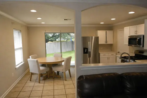 1810 Courtney CV, Round Rock, TX 78664