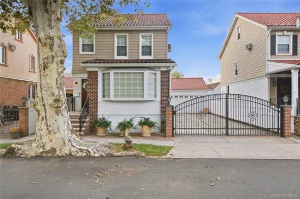 88-21 79th AVE, Glendale, NY 11385