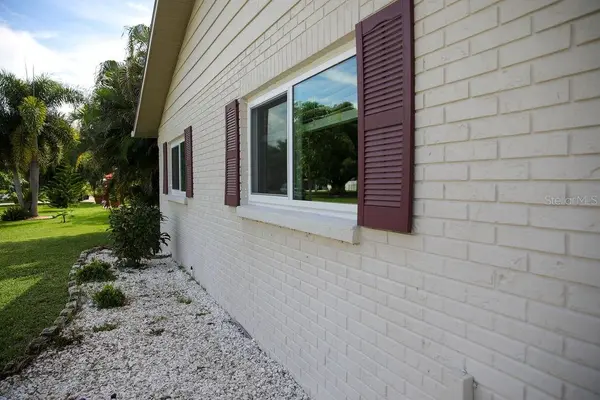5726 TIMBER LAKE DR, Sarasota, FL 34243