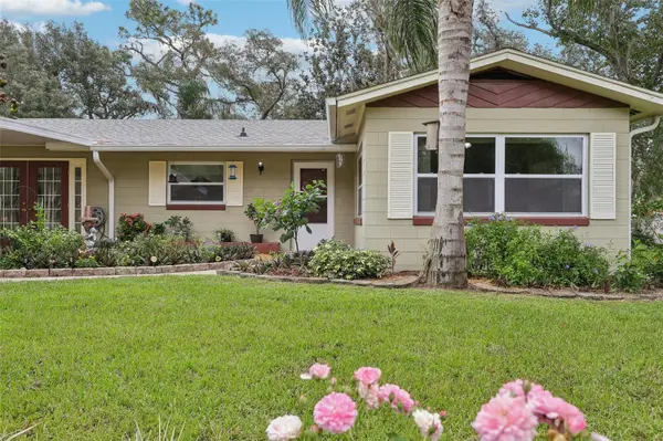 37350 OAK LN, Umatilla, FL 32784