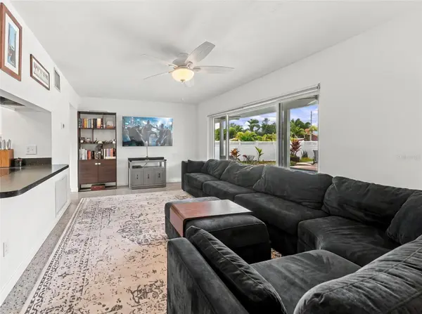 1502 DOVE DR, Orlando, FL 32803