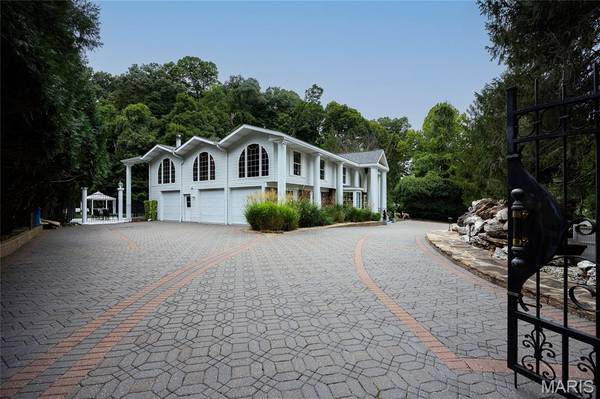 76 River Valley DR, Chesterfield, MO 63017