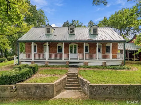 205 E 8th ST, Hermann, MO 65041