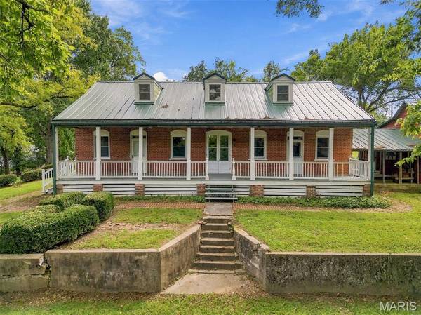 205 E 8th ST, Hermann, MO 65041