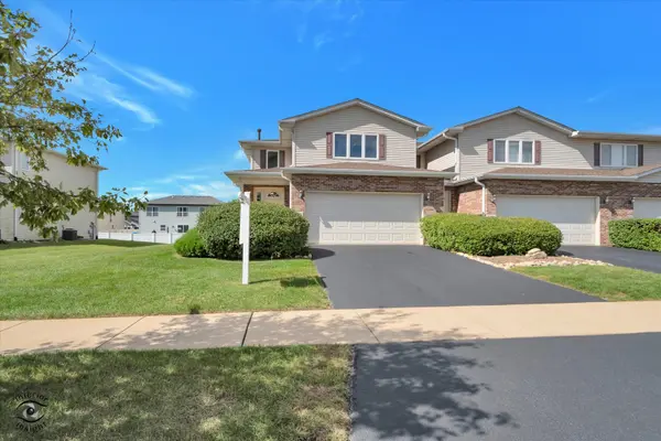1390 Somerset DR, Beecher, IL 60401