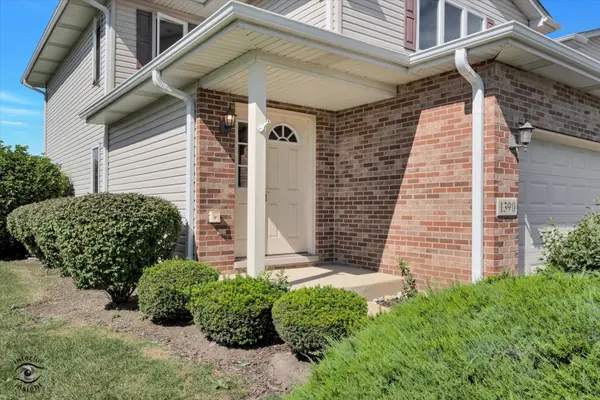 1390 Somerset DR, Beecher, IL 60401