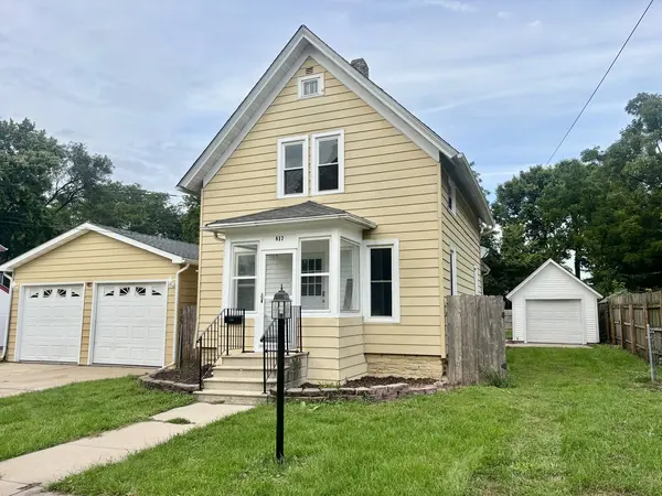 817 Chicago ST, Belvidere, IL 61008