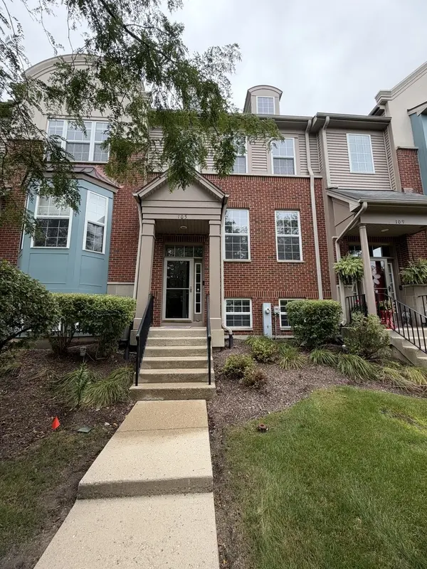 105 Station Park CIR, Grayslake, IL 60030