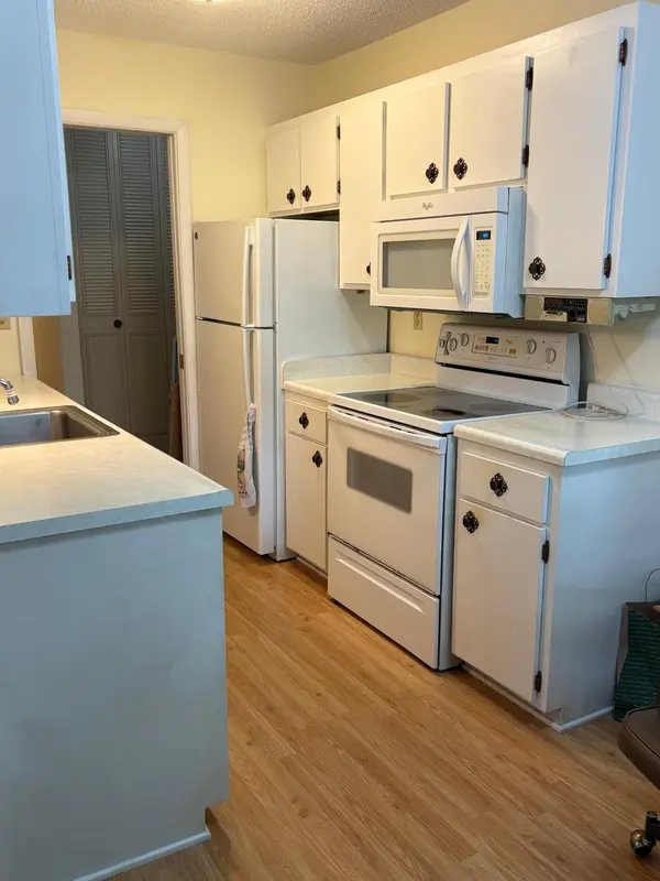 10113 W 34th ST #111, Minnetonka, MN 55305