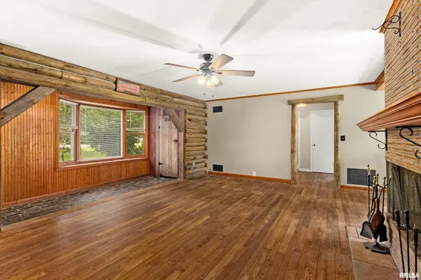 3302 E CEDAR HILLS DR, Chillicothe, IL 61523-9557