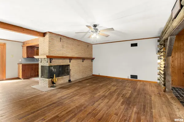 3302 E CEDAR HILLS DR, Chillicothe, IL 61523-9557