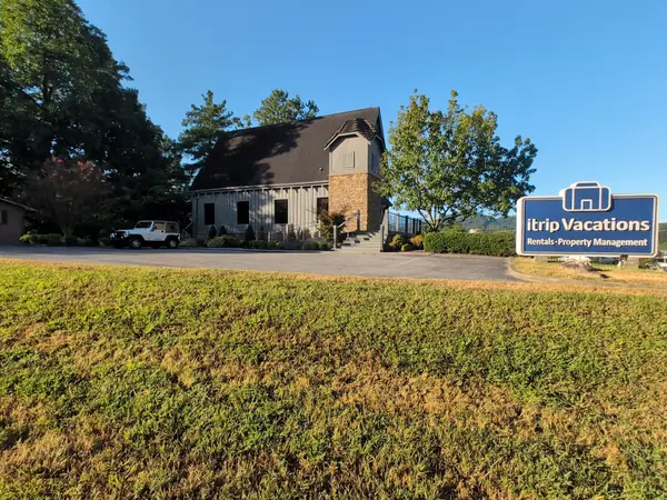 3404 Householder St, Pigeon Forge, TN 37863