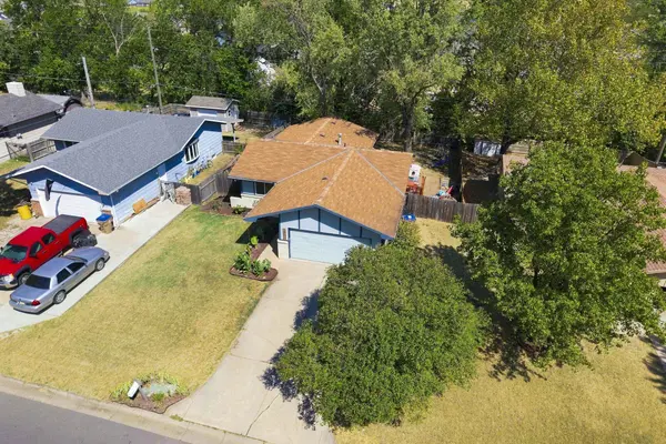 2006 E Ravena St, Park City, KS 67219
