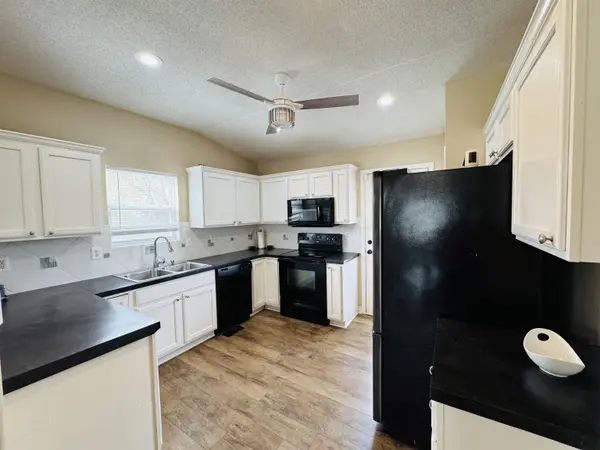 216 W Poplar, Goddard, KS 67052