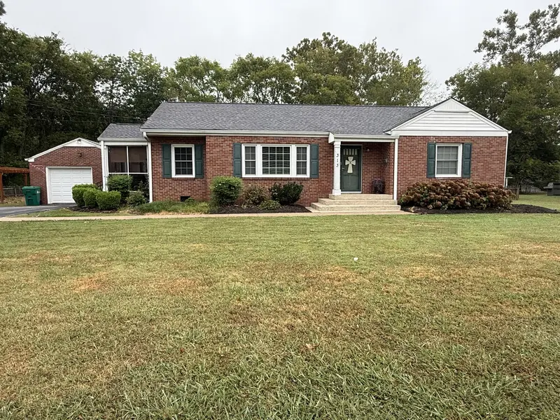 313 Castle Heights Ave, Lebanon, TN 37087
