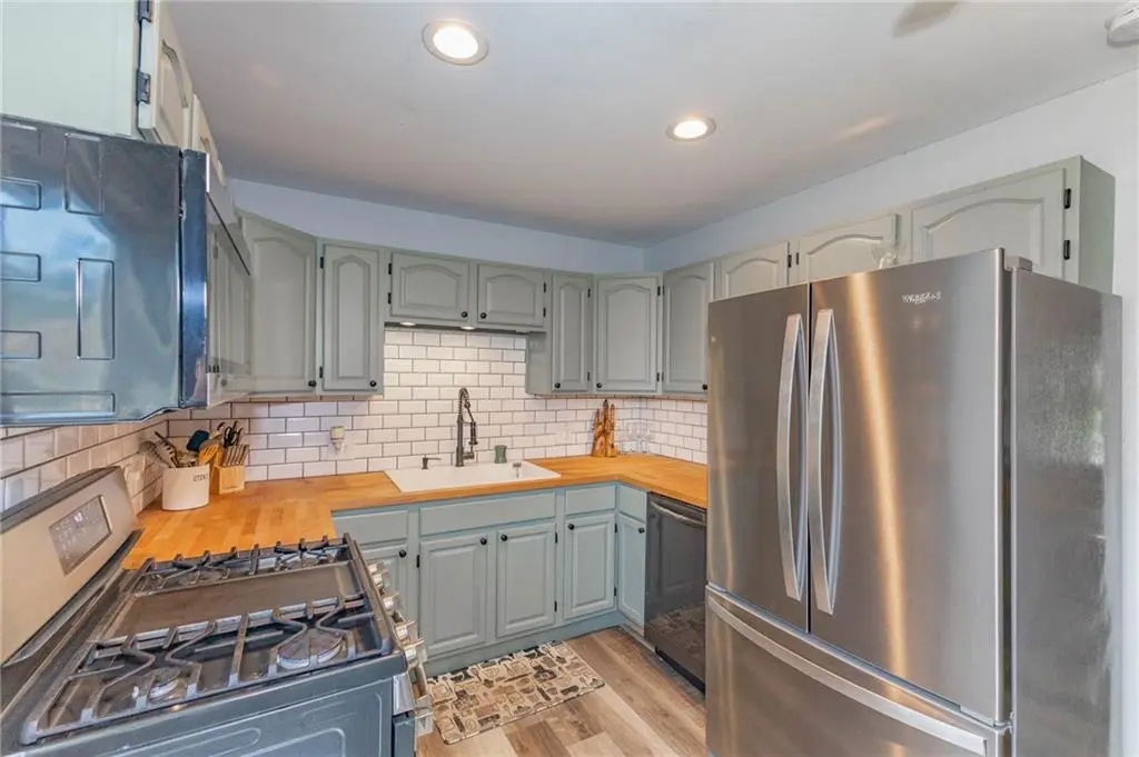 8323 Orient DR, Kansas City, KS 66112