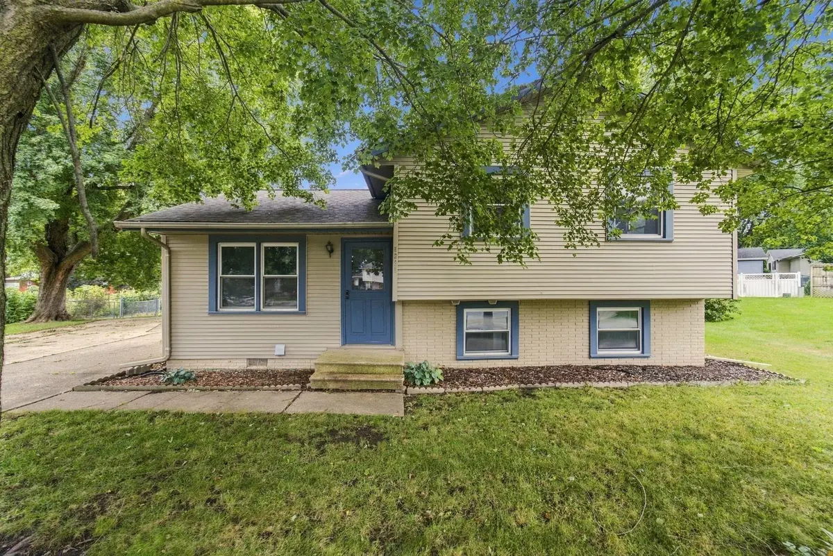 1221 Calumett DR, Cedar Falls, IA 50613