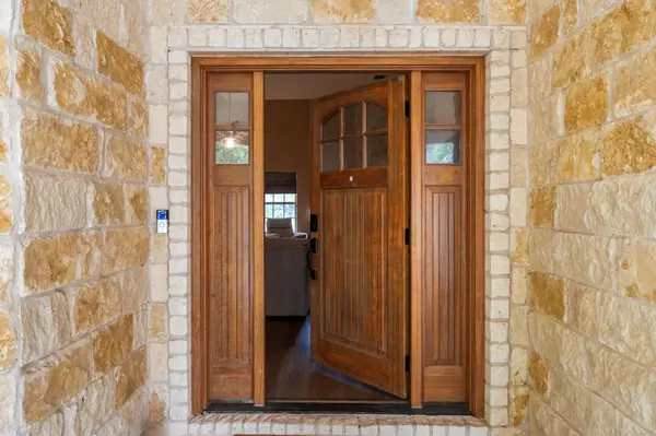 147 Konahuanui LN, Bastrop, TX 78602