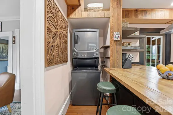 60 Roberts ST, Asheville, NC 28801