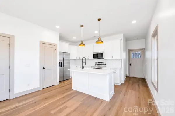 2111 24th Street LN SE, Hickory, NC 28602
