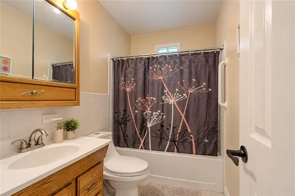 6442 NW 49th ST, Kansas City, MO 64151