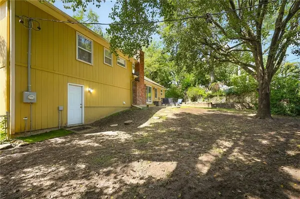 2008 W 84th ST, Leawood, KS 66206